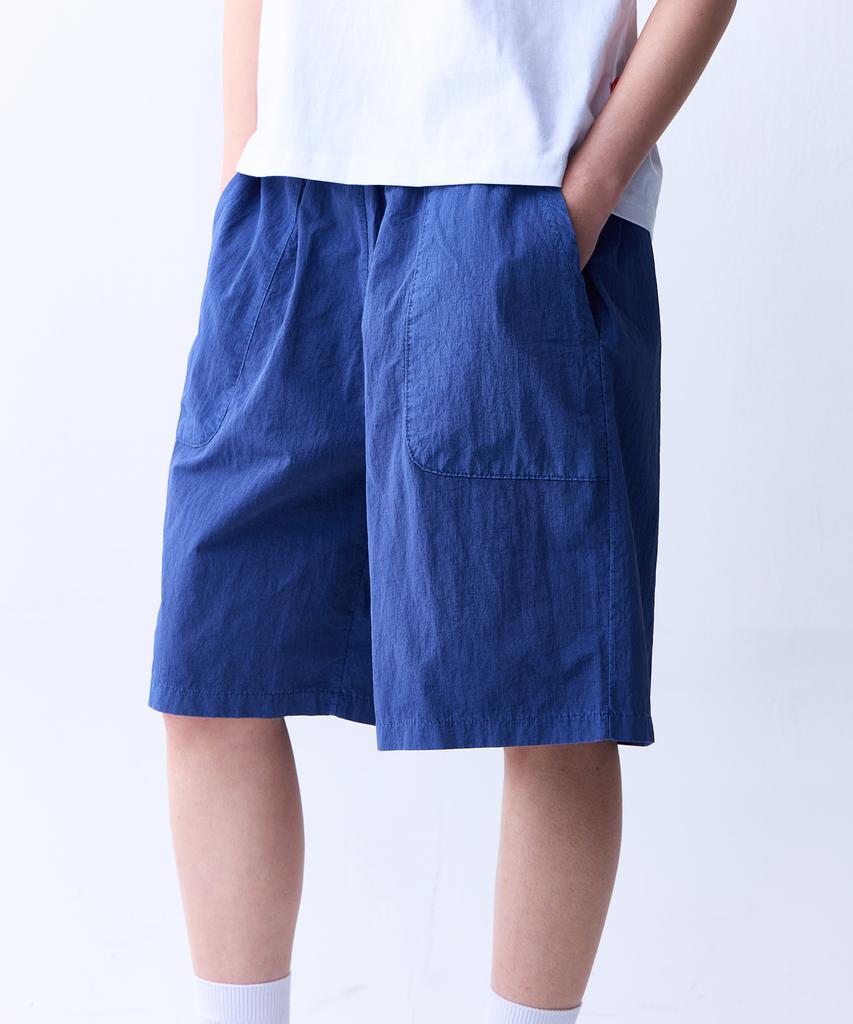 ADERNM Big Pocket Pigment Nylon Bermuda Pants (Blue)