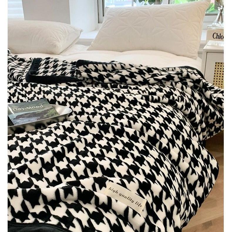 Checkered & Houndstooth Coral Fleece Blanket Soft Warm All-Season Throw for Sofa Office Nap