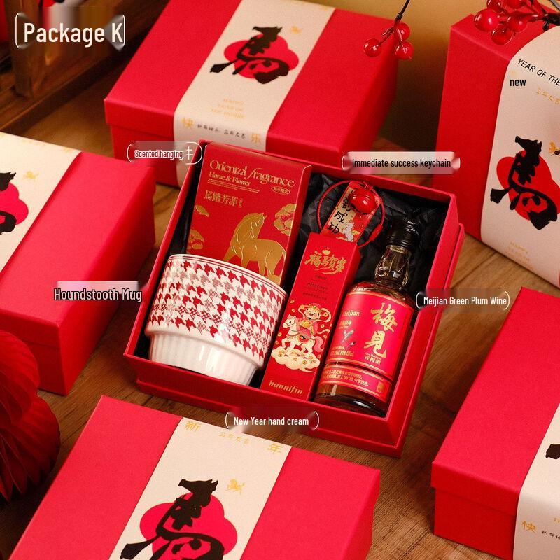 Deluxe Gift Set: Mug, Hand Cream & Accessories