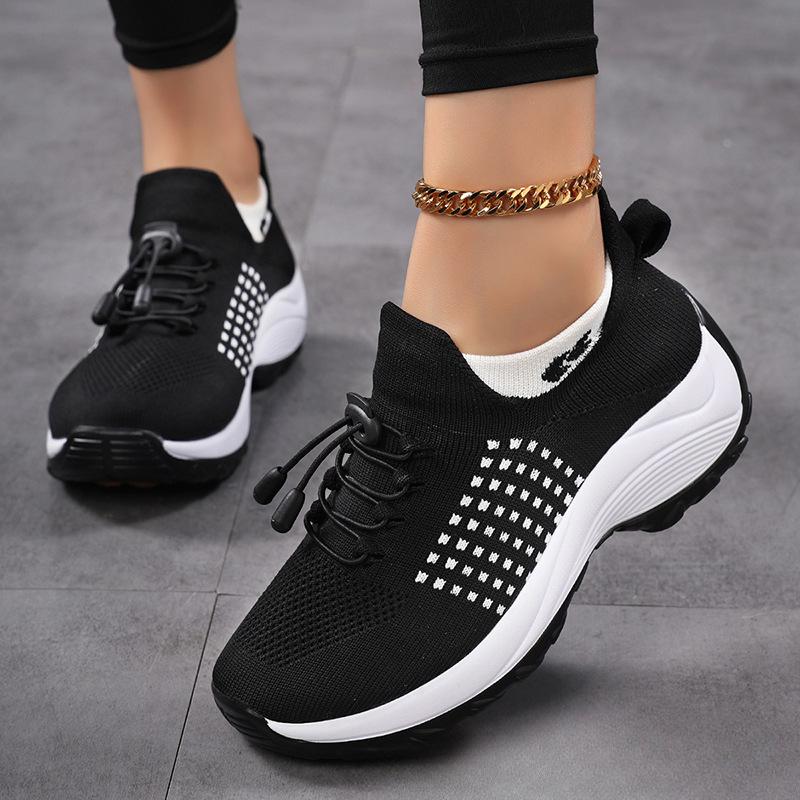 Non-slip Large Size Women's Shoes Fashionable Mother's Shoes Socks Shoes Casual Flying Knit Sports Shoes Light Rocking Shoes