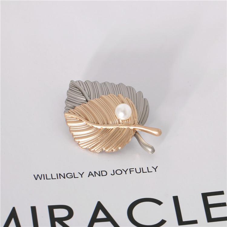 

Korean version retro maple leaf brooch high-end pearl corsage double leaf tide pin women s sweater blazer accessories