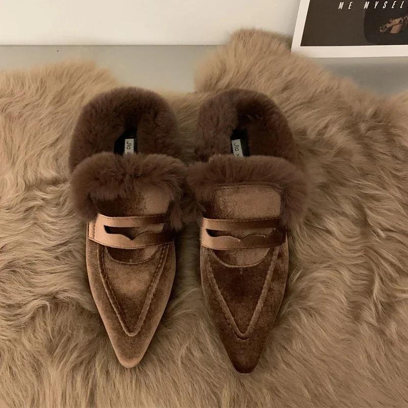 Women Luxury Velvet Mules Pointy Toe Slip-on Fur Sandals Ladies New Brand Design Outdoor Furry Slides Evening Party Heeled Shoes
