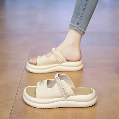 Cool Slippers Women's Summer Wear 2025 New Fashionable Versatile Comfortable Thick-bottomed French with Skirt Beach Slippers