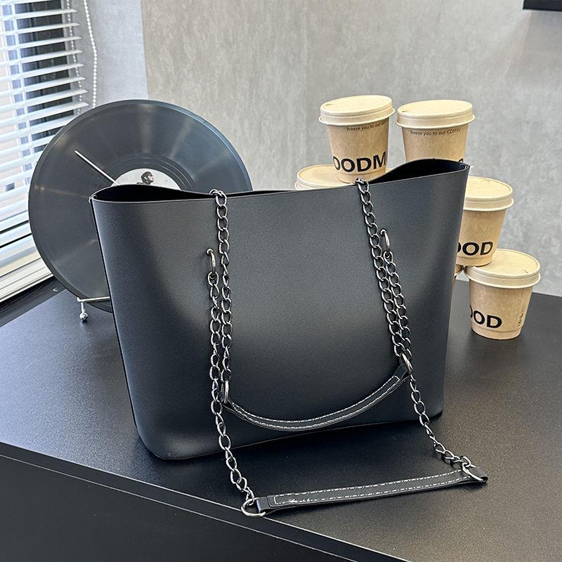 2025 Women's Summer Chain Shoulder Tote - Large Capacity, Versatile & Textured for Work & Commute