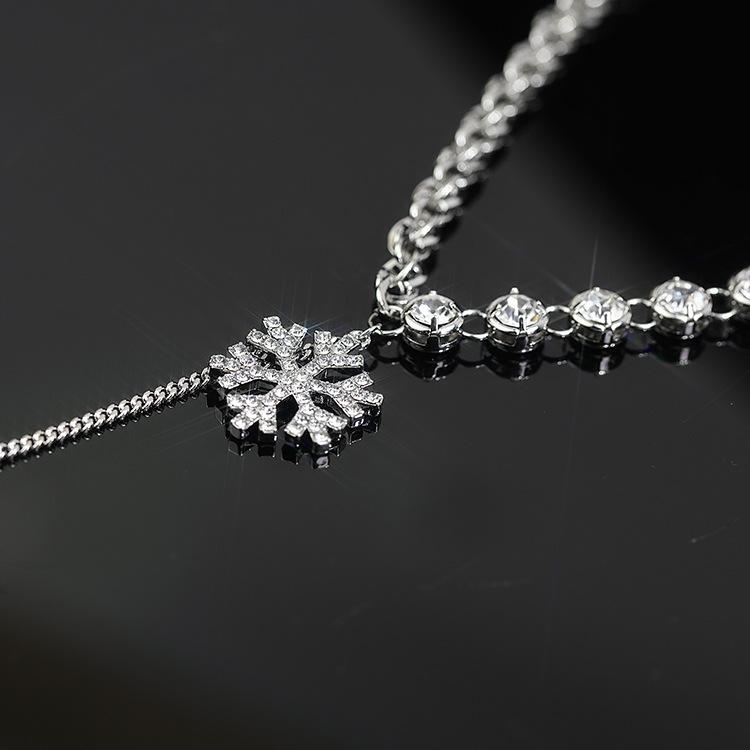 Full Diamond Snowflake Pendant Sweater Necklace Women's Light Luxury Collarbone Chain Clothes with Accessories