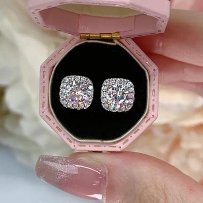 Boucles d'oreilles Stud Carrées Imitation Moissanite de Luxe 1 Carat pour Femmes - Bijoux Brillants Micro-Sertis