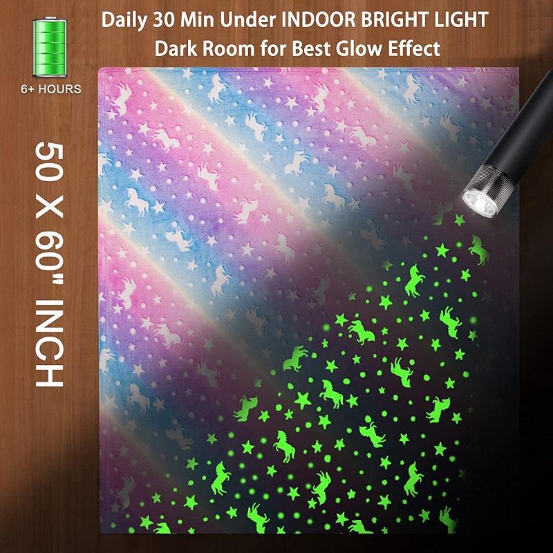 Deka Glow In the Dark Deka Jednorožec Svítící hřejivé flanelové deky Ložnice Kouzelné deky Super útulné plyšové pokrývky pro volný čas Siesta