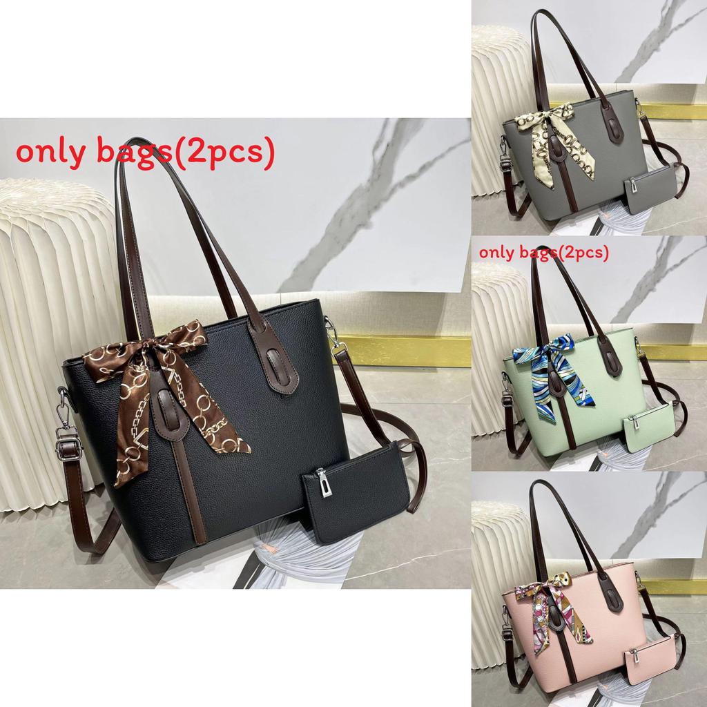 Fashionable Oversized Tote Handbag With Inner Compartments For Leisure And Shopping