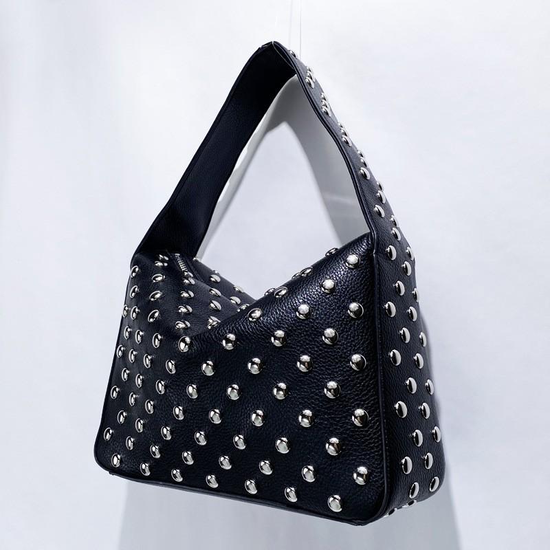 Fashion Niche Design Toast Bag Underarm 2025 New Rivet Large-capacity Cross-border Single-shoulder