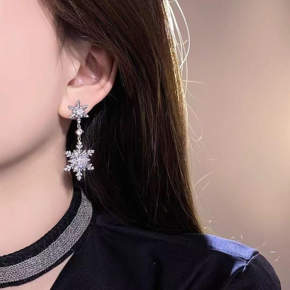 For Women Unique Imitation Pearl Long Chain Rhinestone Retro Pendant Earrings Fashionable Jewelry New Shiny Snowflake Earrings