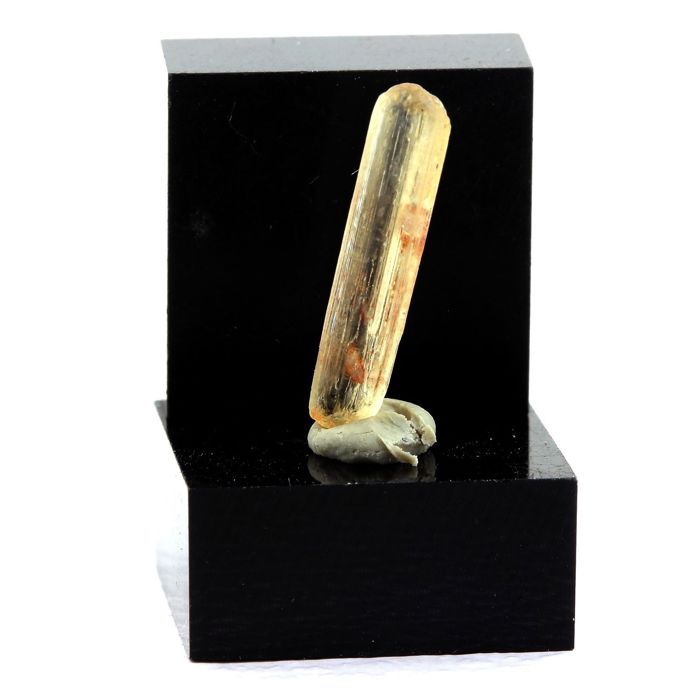 Pierres et Minéraux. Scapolite. 2.26 ct. Mpwapwa District, Dodoma Region, Tanzanie.