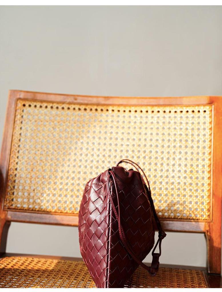 Bolso Bandolera Nube Tejido de Piel de Oveja BV Nuevo 2024: Versátil, Moderno y Popular Estilo con Cordón