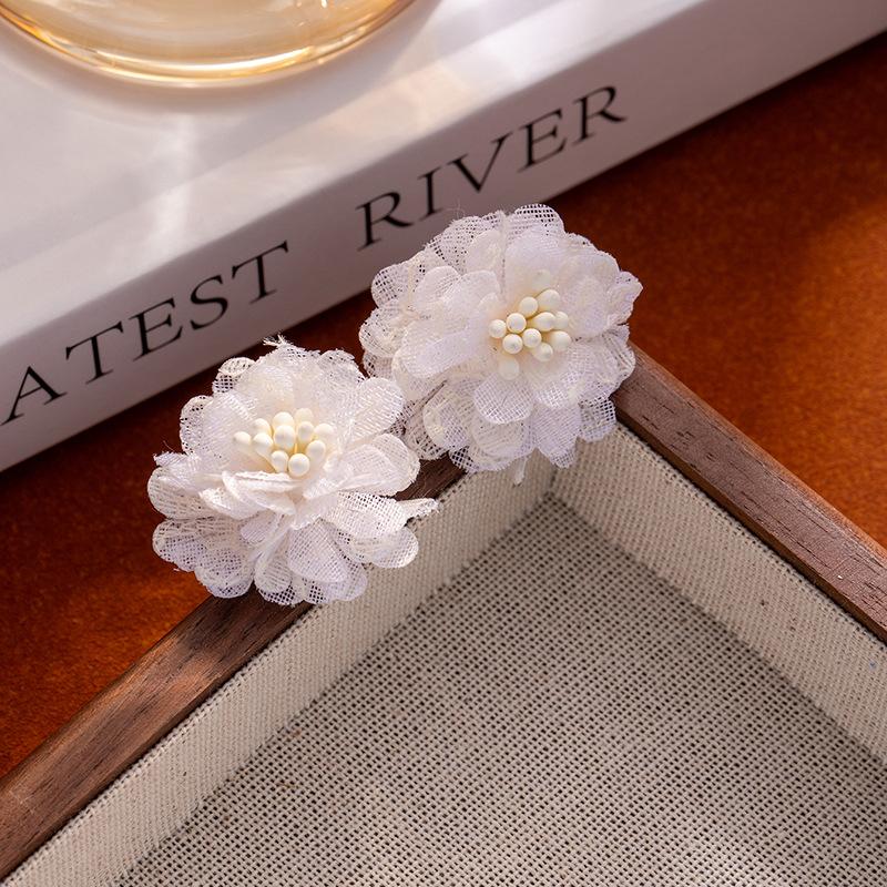 

Mori Super Fairy Chiffon Flower Earrings Vacation Wind Sweet Silver Needle Earrings Women S Gentle French Mesh Petal Earrings