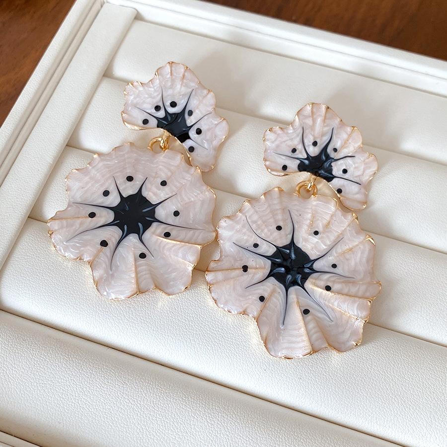 

Steel Needle Dripping Oil Ginkgo Flower Pendant Earrings Super Immortal Mori Gentle Temperament Earrings Light Luxury Advanced Earrings Women
