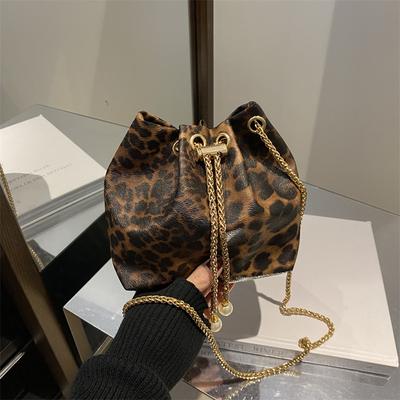 Retro Leopard Print Pumping Belt Bucket Bag Women's 2025 New Niche Design Chain Messenger Bag Women's Bag