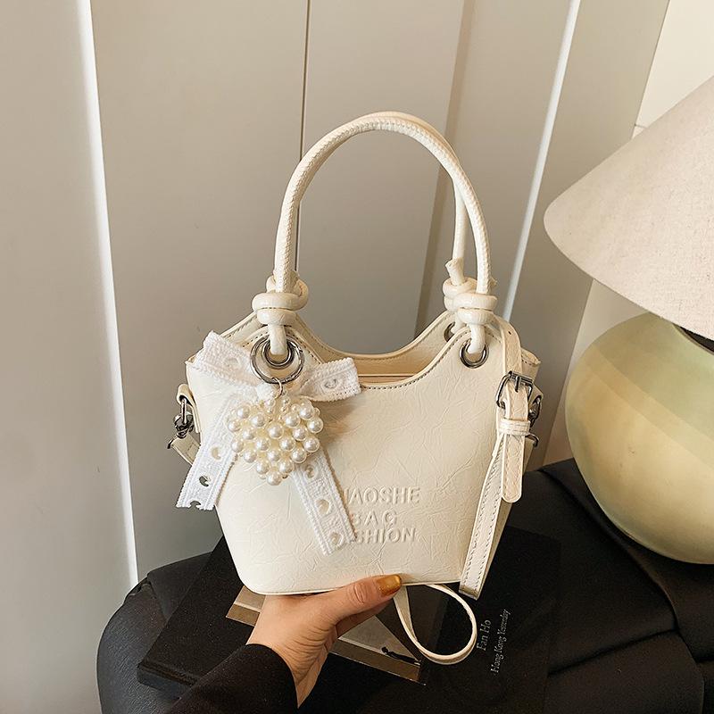 

New high-end texture exquisite fashion simple bucket bag summer versatile commuting temperament messenger bag woman
