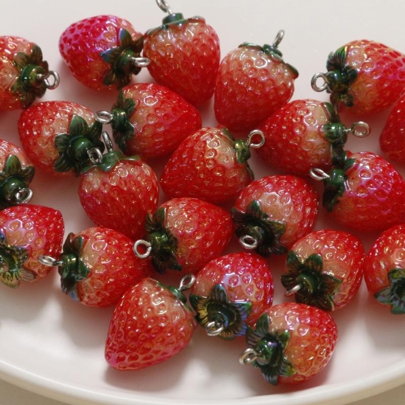 Moderne erdbeerförmige Perlen Harz Süße Fruchtanhänger für Halsketten Bastelartikel Bastelset für modische DIY-Enthusiasten