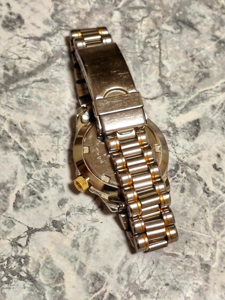 Working new battery SEIKO ALBA Aqua Gear condition, installed. men's/ women's watch, gold/ silver, unisex.