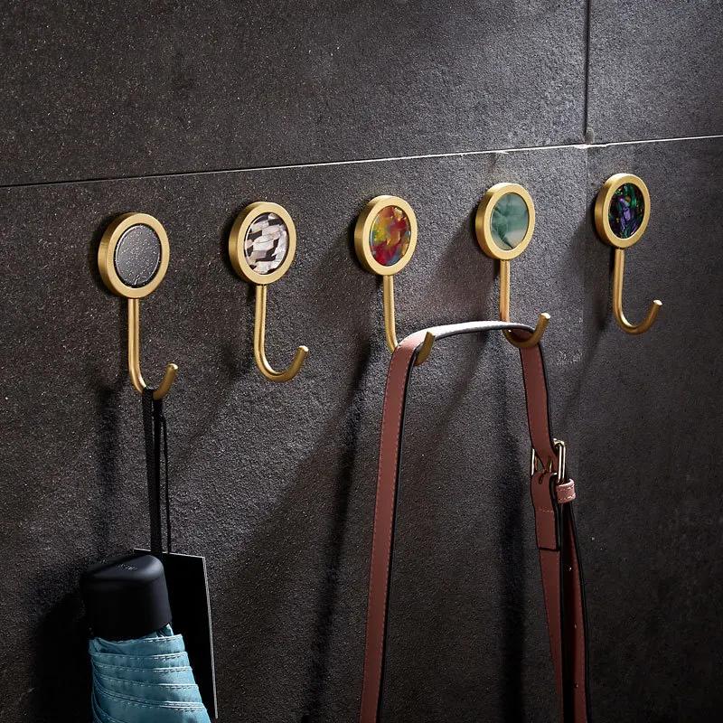 1PCS Brass Free Perforated Gold Hook Nordic Metal Drawing Strong Load-bearing Glue Hook Wall Creative Coat Hook
