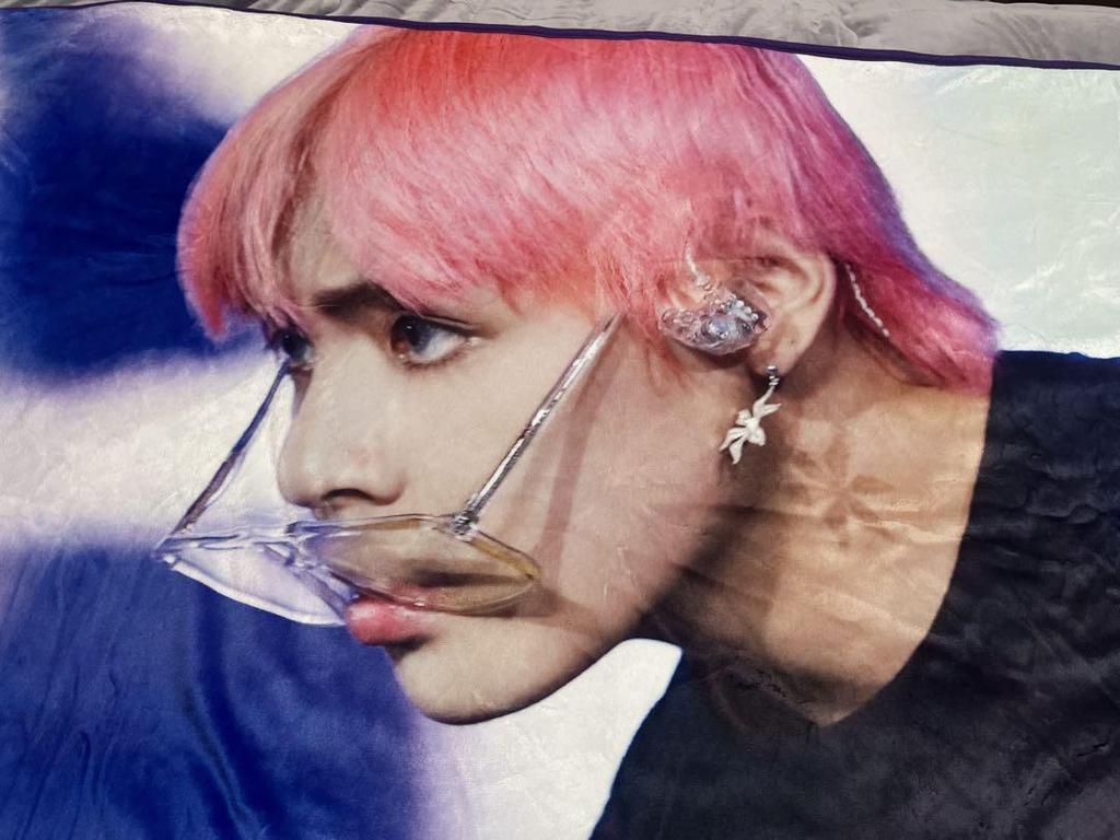 [USED] Nunavinim Master BTS V Blanket