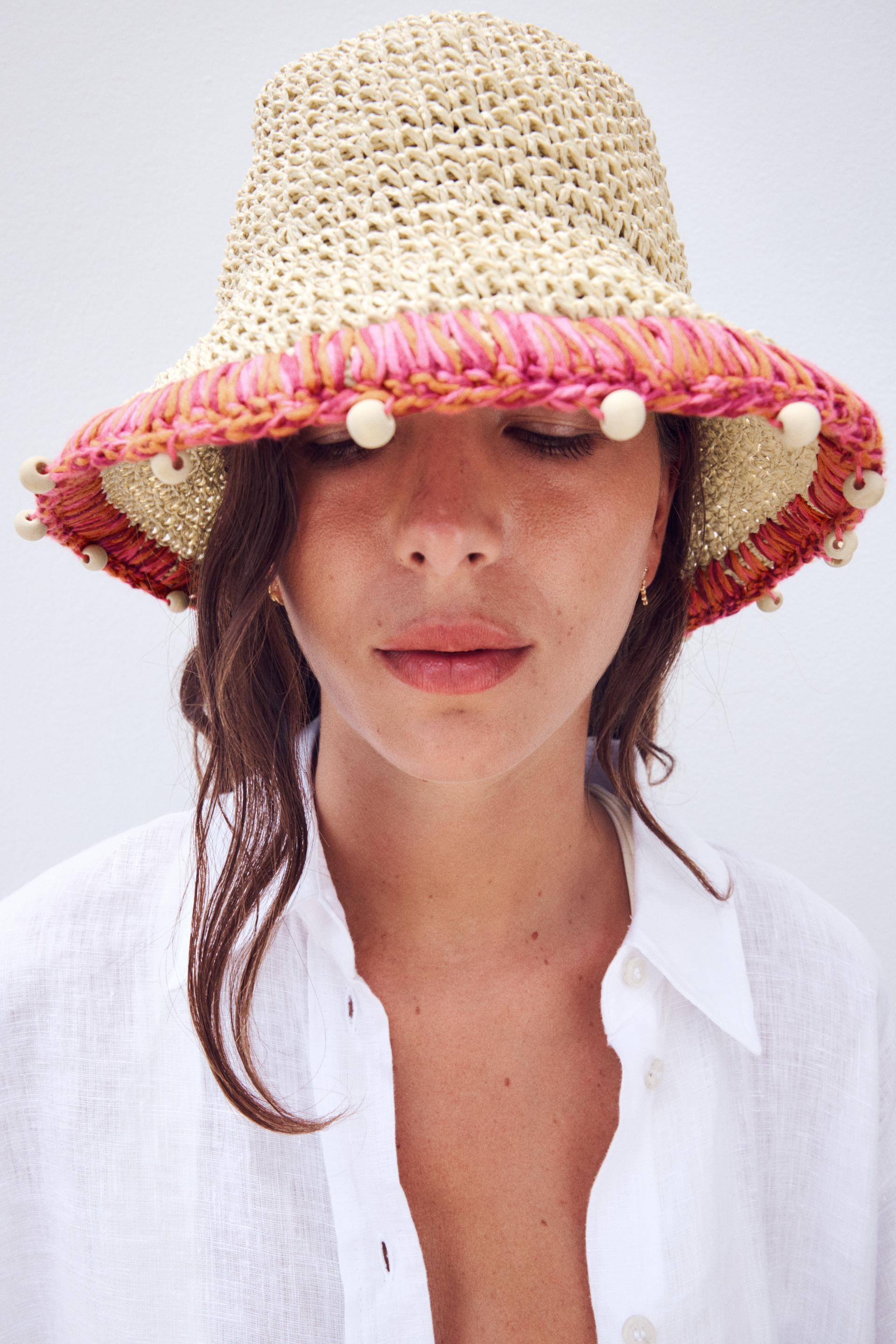 

WOVEN BEANIE WITH BEADS