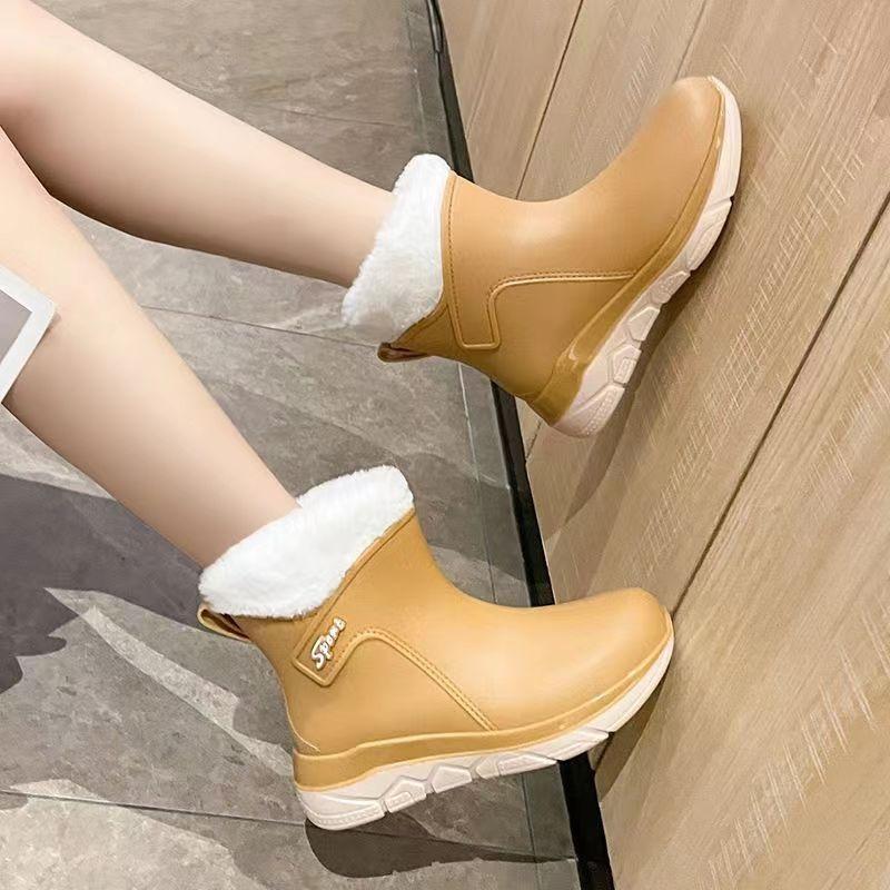 Ladies' Fashionable Low Cut Anti Slip Rain Boots And Rubber Shoes