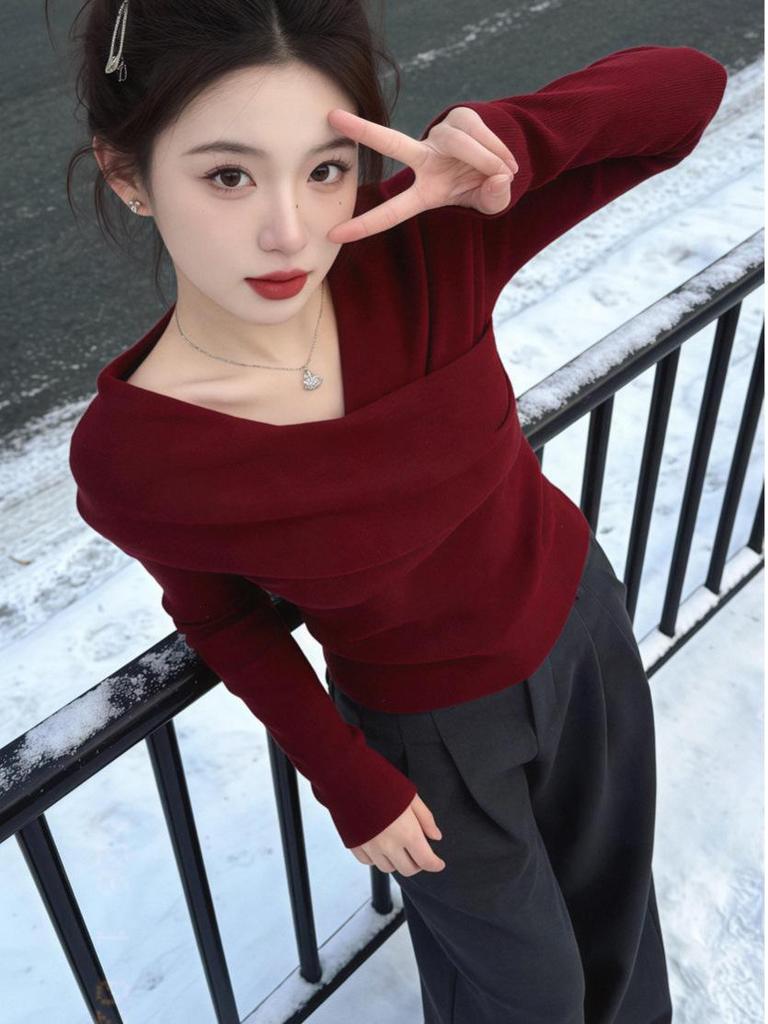 Korean Red V-Neck Long-Sleeve Women's T-Shirt, Spring Chic Slim-Fit Top for Layering