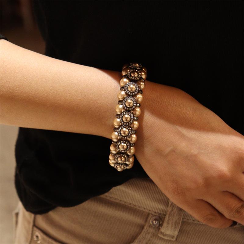 

Vintage pearl shell bead bracelet necklace set diamond-encrusted luxury light luxury collarbone chain