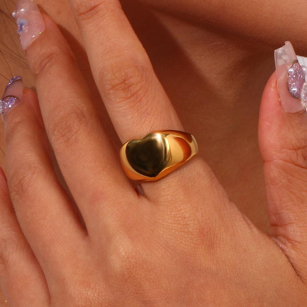MamacitaSlay 316L Stainless Steel Chunky Heart Ring 18K Gold Plated Waterproof Statement Jewelry For Women Everyday Wear Gift