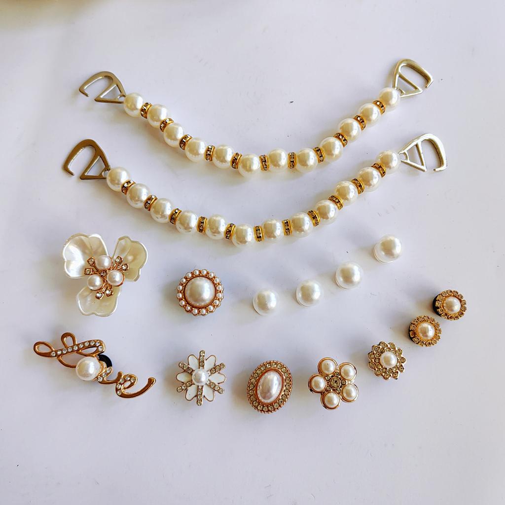 New hole shoes DIY decorative buckle three-leaf pearl flower love letter brand removable pearl chain accessories