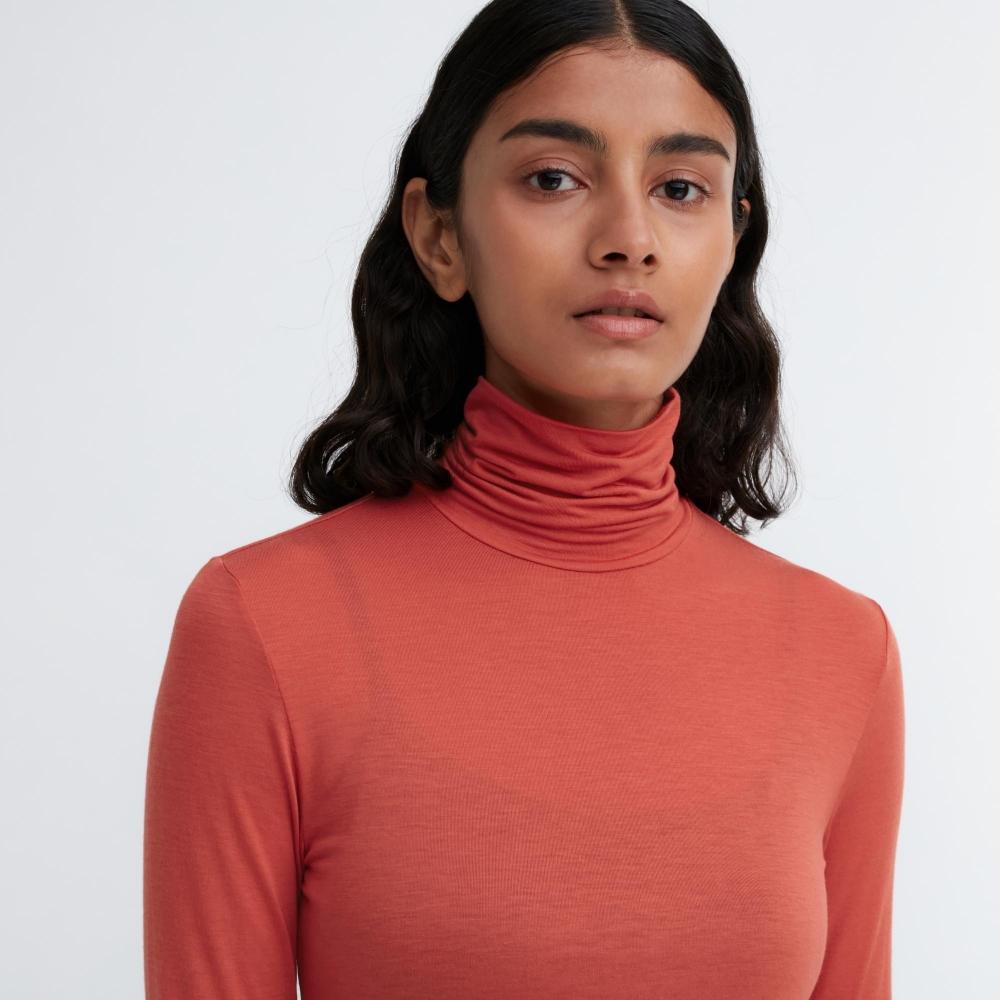 Uniqlo Japan HeaTTech UlTra LighT TurTleneck T  Long Sleeve 
