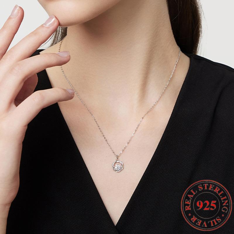 Elegant S Silver Synthetic Zircon Pendant Necklace The Simple Design Is Dazzling and Makes It the Perfect Gift for Her, Suitable for Everyday Wear or