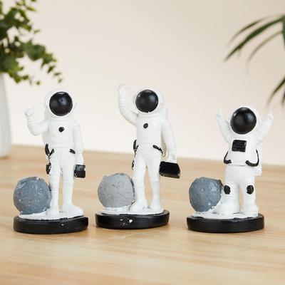 3 Astronautenstatuen zur Heimdekoration (3er-Pack, Schwarz & Weiß)