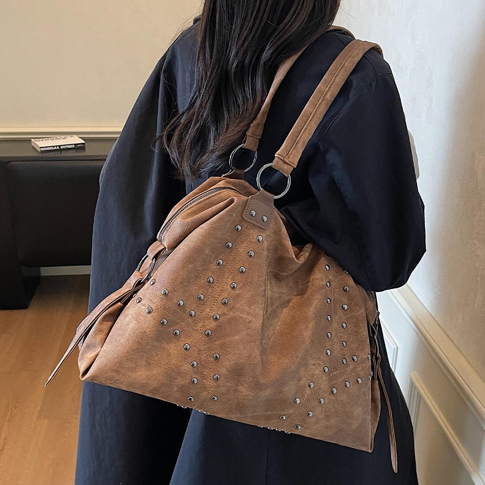 Autumn/Winter Retro Commuter Single Shoulder Bag for Women 2026 New Rivet Tote Bag Large Capacity Travel Handbag