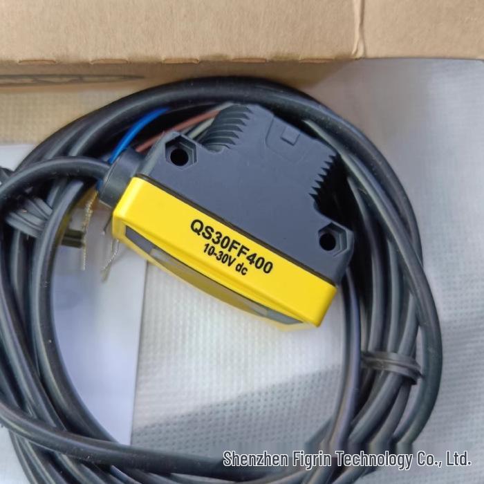 QS30FF400 600 US Фотоэлектрический датчик дальнего действия [Фото реального продукта] 400