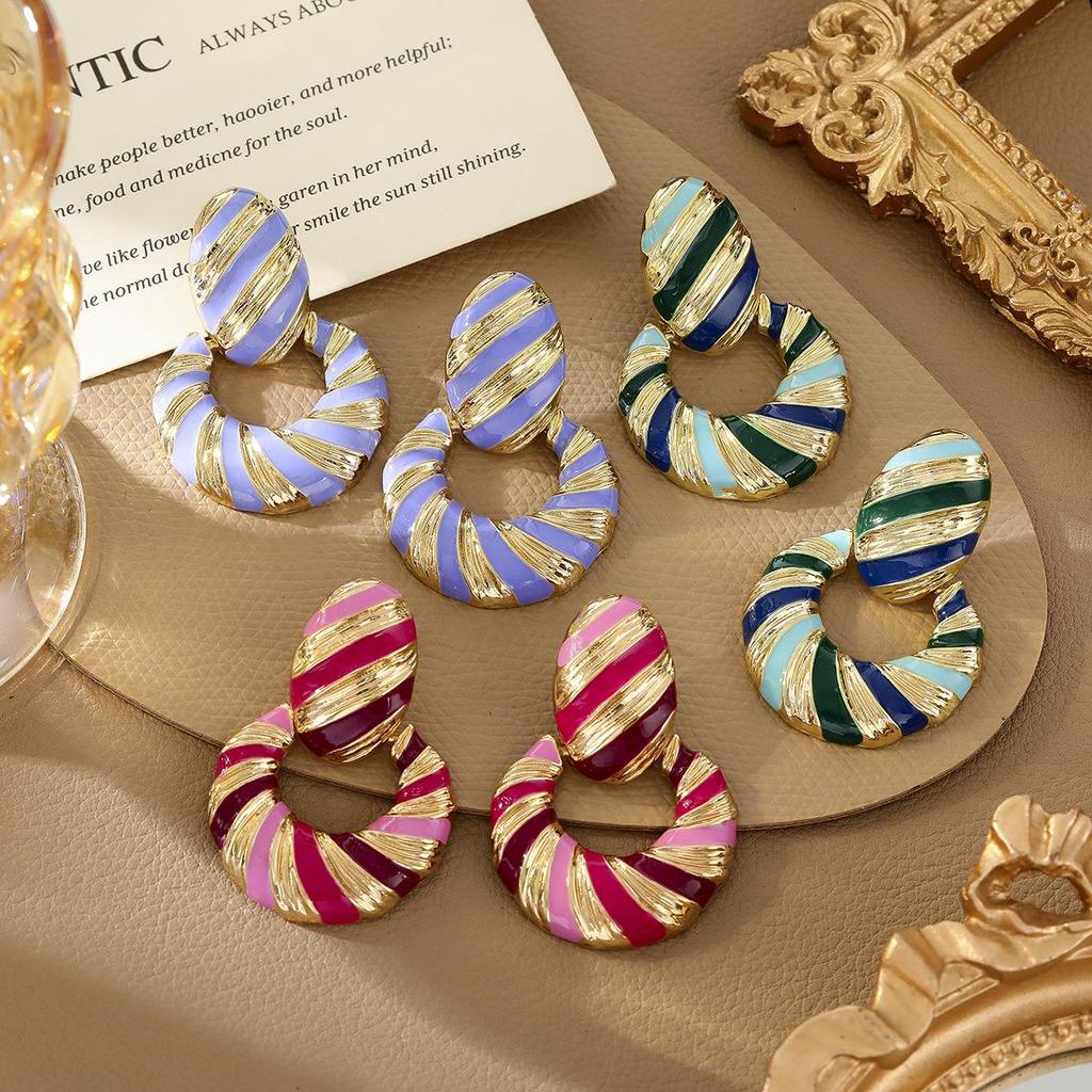 European Style Color-Blocked Circle Drop Earrings: Retro High-End Metal Design
