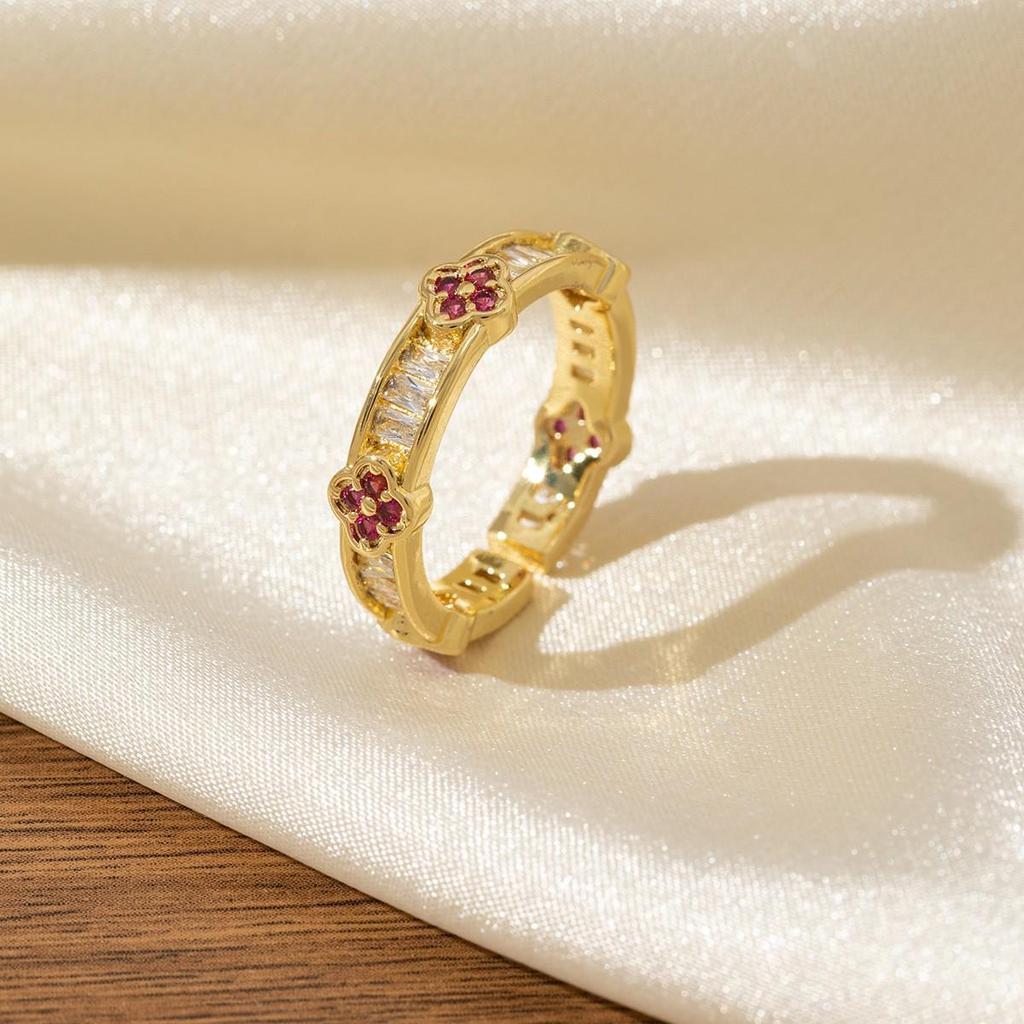 Hollow Rhombus Two-Tone Diamond-Studded Four-Leaf Clover Zirconia Ring for Women