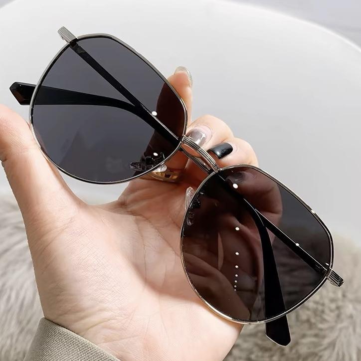 New sunglasses women's thin anti-ultraviolet polarized sunglasses men's driving anti-glare sunglasses