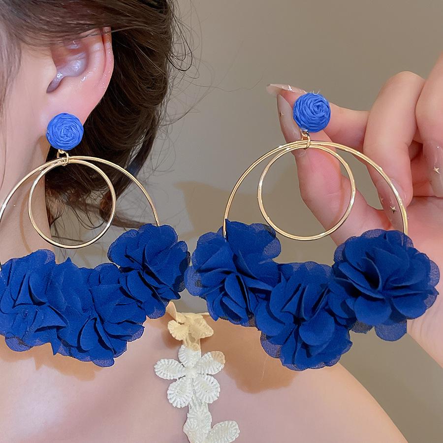 Silberne Nadel Strass Blume Quaste Brautohrringe, Vielseitige Ohrstecker für Damenmode.