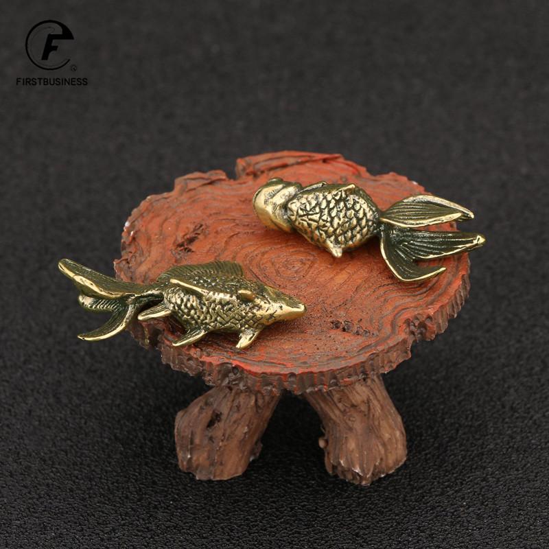 Masivní mosazné rybí figurky Miniatury Starožitné Feng Shui Stolní ozdoba Simulace řemesla Kapr Čaj Domácí Dekorace Domácí Dekorace