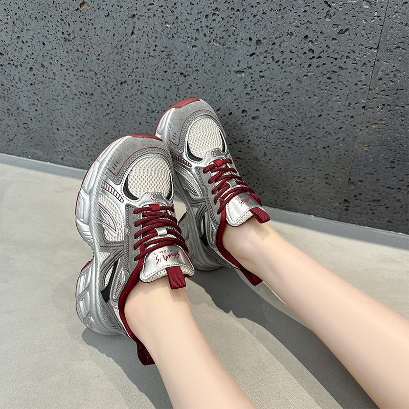 

Leather dad shoes for women 2025 spring new thick-soled non-slip casual sports shoes trendy color matching lace-up student shoes for women 40