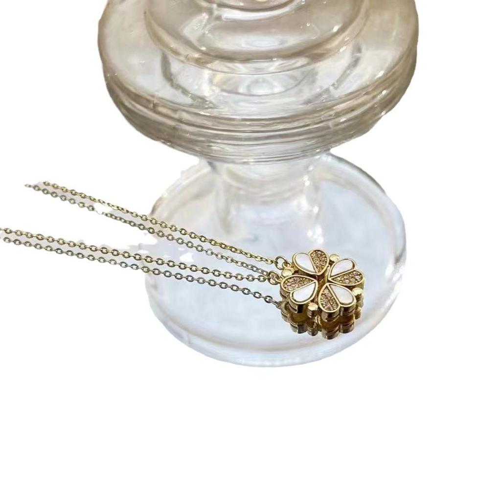Zweiwege Kleeblatt-Herz aus Perlmutt mit Magnetverschluss und Diamanten für Damen – Elegante und schicke Schlüsselbeinkette.