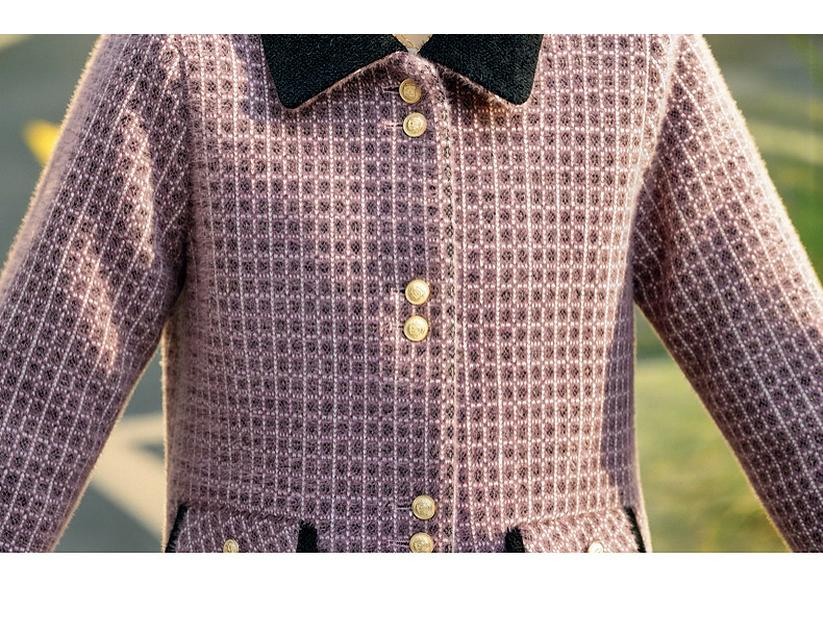 Elegant Women's Plaid Lapel Jacket - Stylish Spring 2026 Edition for Mature Women
