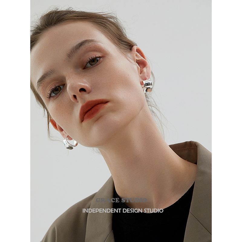 Huinai Same Exaggerated Fashionable Metallic European and American Earrings Silver
