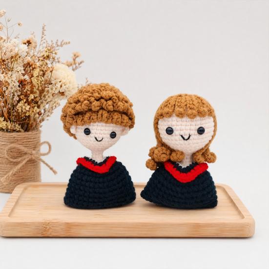 Handmade Graduation Crochet Doll, Knitting Cartoon Boy Girl Graduates Toy Decoration, Grad Gifts for Him, Her, Class of 2026 Students