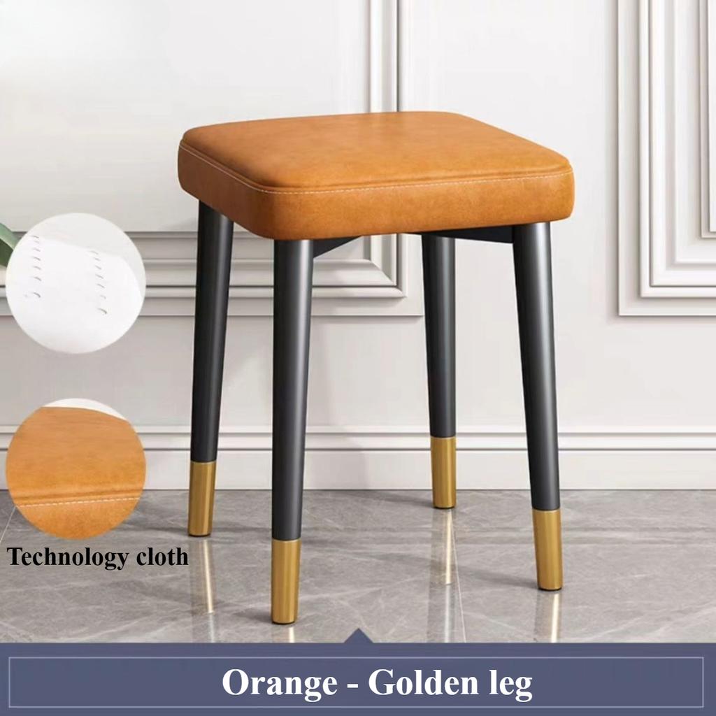 Sgabello Moderno Imbottito per Sala da Pranzo, Soggiorno, Camera da Letto e Ufficio | con Copripiede Dorato, Gambe a Costruzione Incrociata