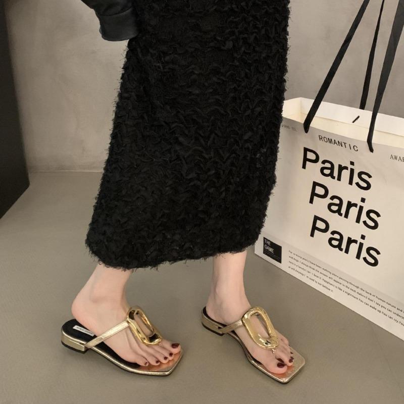 Women's Fashion Low Heel Sandals Women's Summer New Square Head Clip Toe Metal Square Buckle Temperament Flip-flops 2025