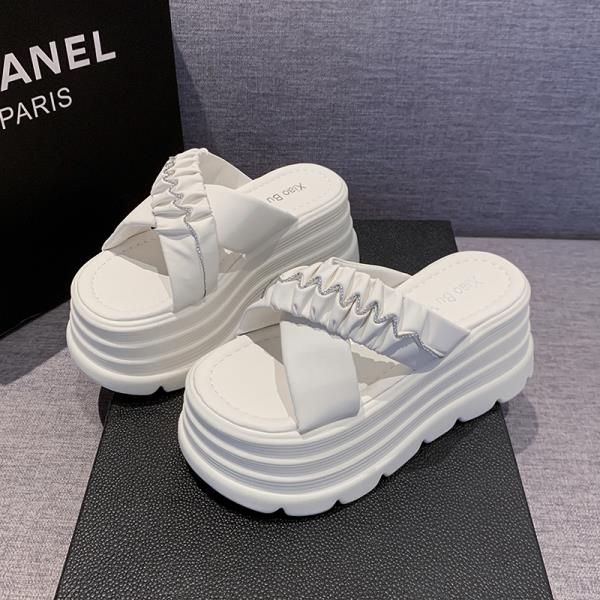 

Fashion Rubber Slippers Shoes Summer Clogs Woman Platform Pantofle Cross-Tied Slides Beach 2025 Slippers Women Summer Beach Shoes Pantof 35