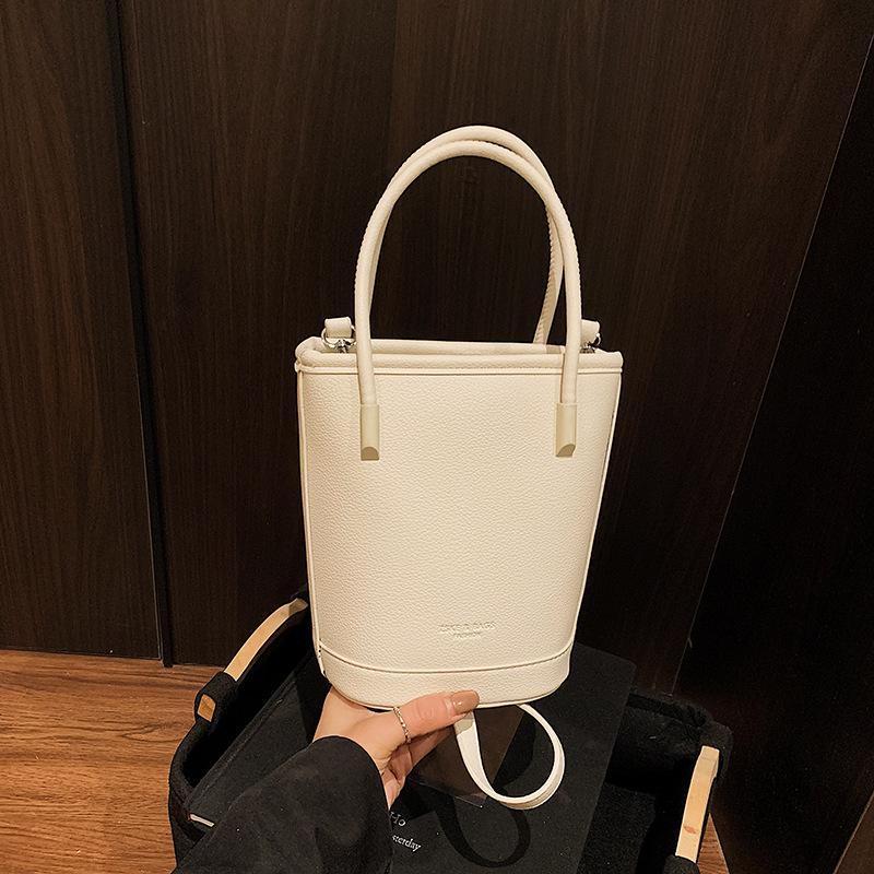 Hand Carry Fashion Casual Bag Women's 2025 New Retro Trend Versatile Bucket Bag Niche Shoulder Women's Bag