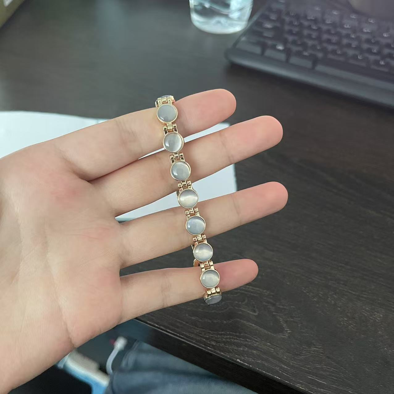 

Кольоровий кам яний браслет Магнітний Здоров я Енергія Німецький Магнітний Браслет Ланцюгові браслети з голограмою для чоловіків жінок
